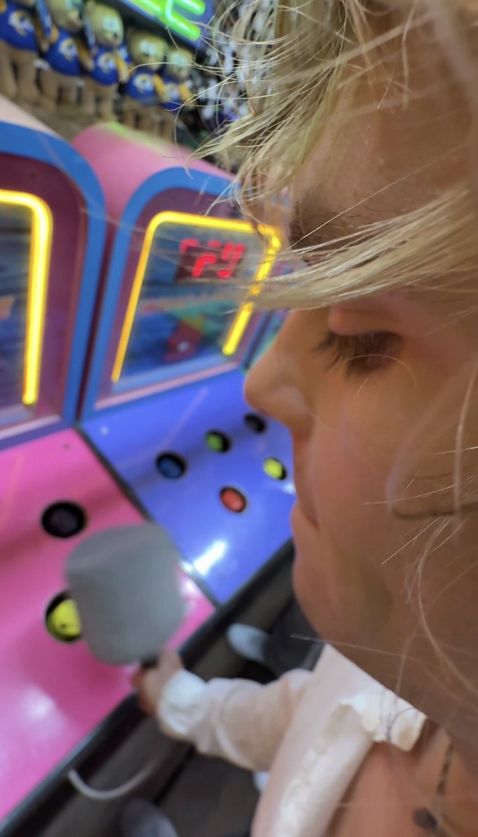 Ross Lynch News tweet media