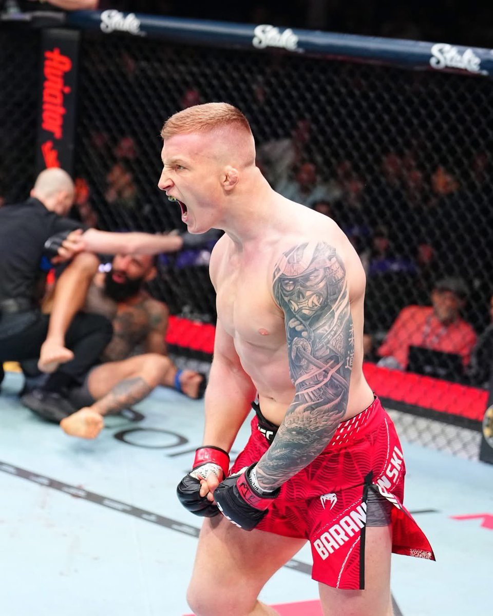WeAreMMAUK's tweet photo. #UFCLondon results: Iwo Baraniewski with a statement finish 💥🔥
Lights out in just 28 seconds of round one 😳
Pure power on display — blink and you missed it 👊
#UFC #UFCLondon #MMA #Knockout #UFCResults https://t.co/tmQGzVZMCz