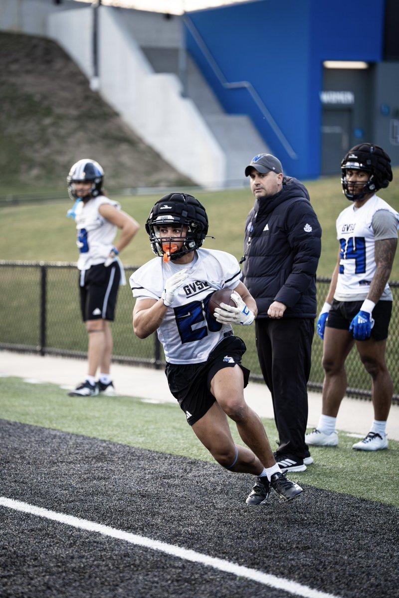 GVSU Football tweet media