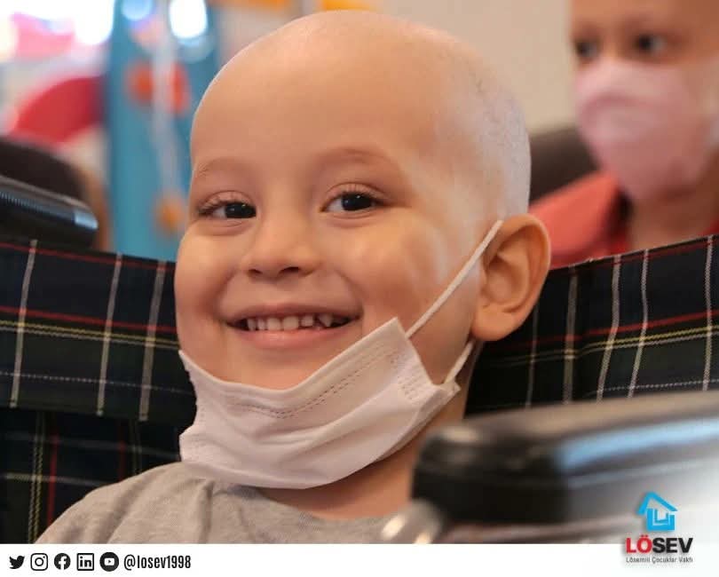 Tüm müslüman aleminin Ramazan Bayramı  mübarek olsun...
Her ramazan ayı geldiğinde ki hatırlatmamı yapalım;
Fitre ve zekâtlarınızı cemaatlere verirseniz mercedes makam aracı, Kızılay a verirseniz boğazda yalı, 
Lösev e verirseniz mutlu çocuklar görürsünüz...
🙏🎈🙏