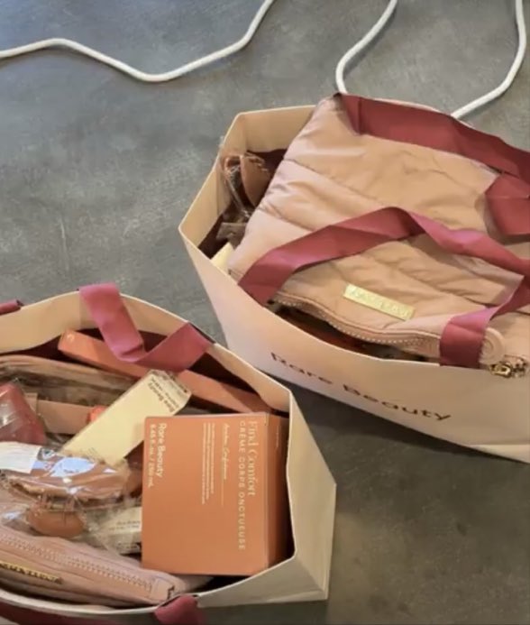 Selena Gomez Worldwide | Fan Account tweet media