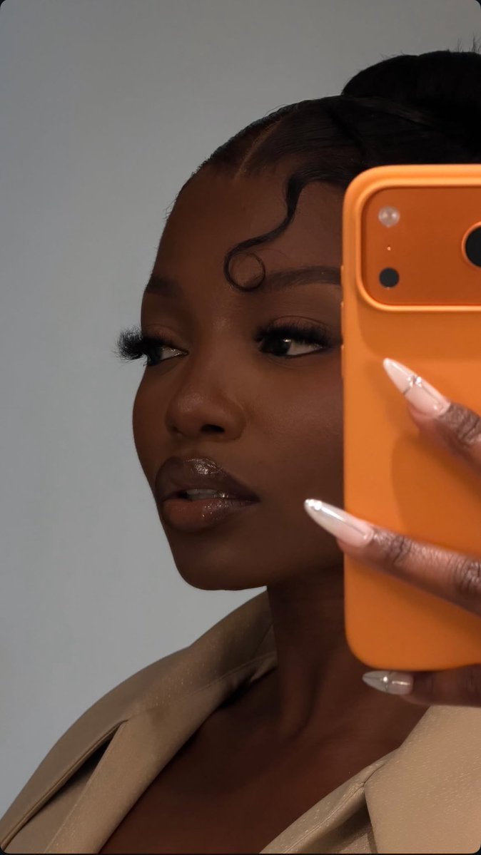 Chelley Base tweet media