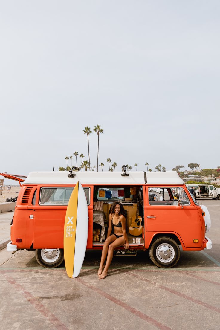 surfingisgod's tweet image. Retro vibes only. 🚐🧡 #VanLife #VWT2 #Surf