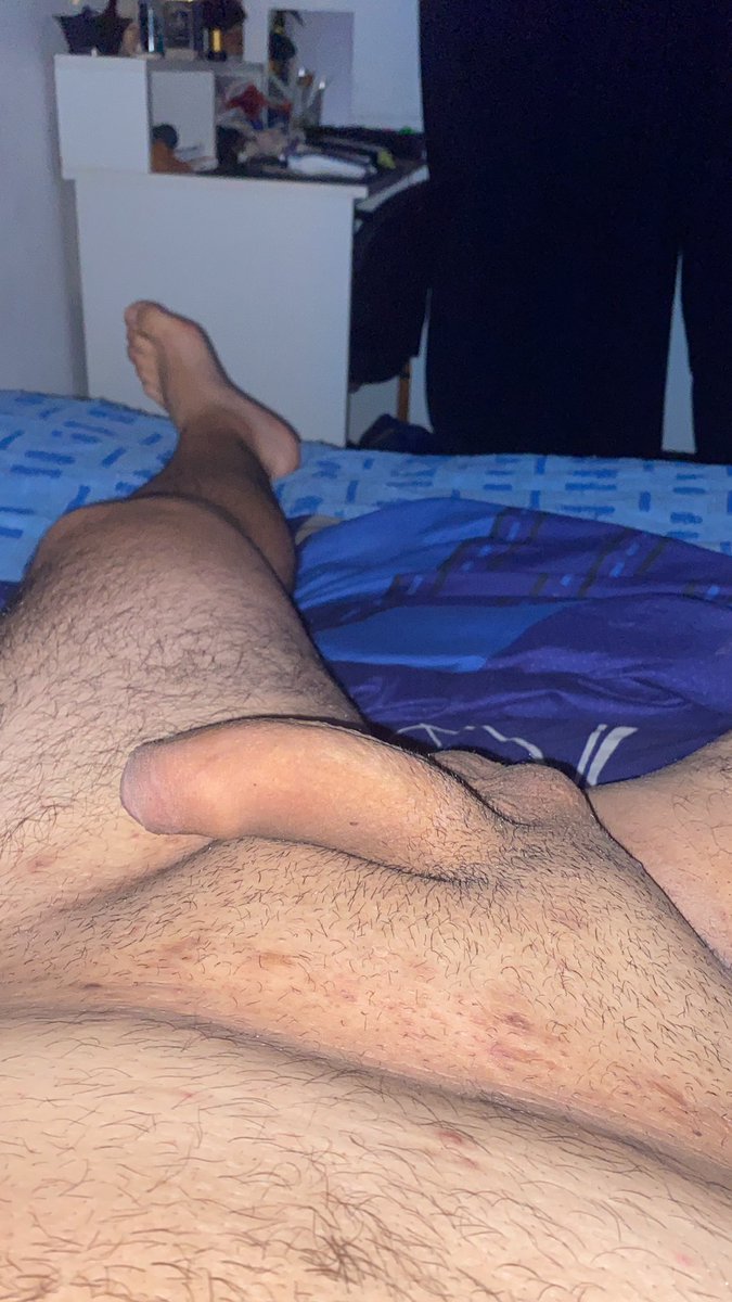 13cmLei's tweet photo. Buenas se duerme desnudo https://t.co/VPW7oSIeHm