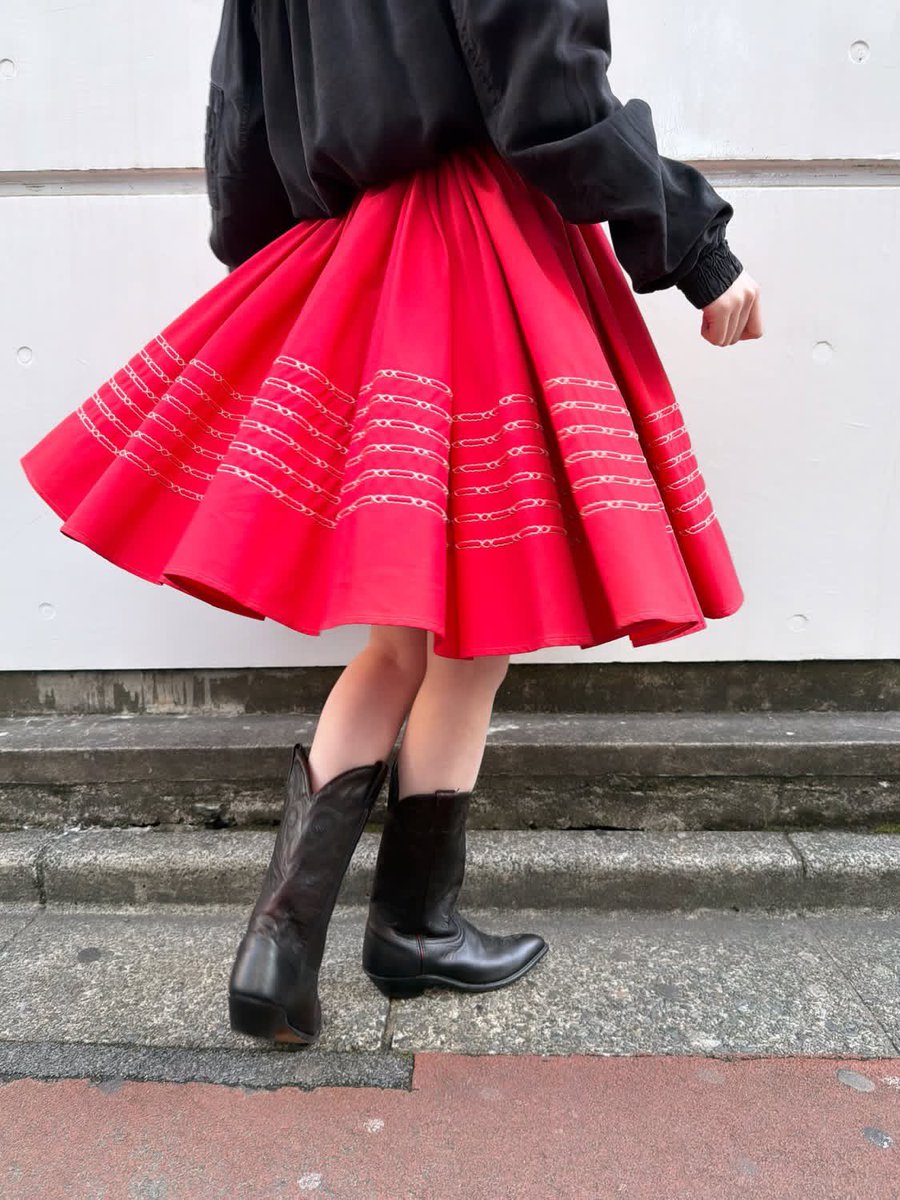 birthdeathTokyo's tweet photo. New Arrivals

50's Red circular skirt

00's Faded black cotton blouson

Black western boots

#birthdeath
#vintage
#渋谷
#レディース古着
#古着屋 https://t.co/40s1vswxxQ