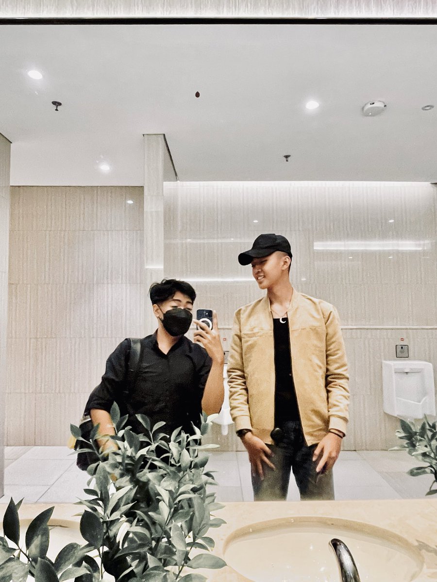 ronnneeeeeee's tweet photo. bro! https://t.co/t1aHzGfjGv