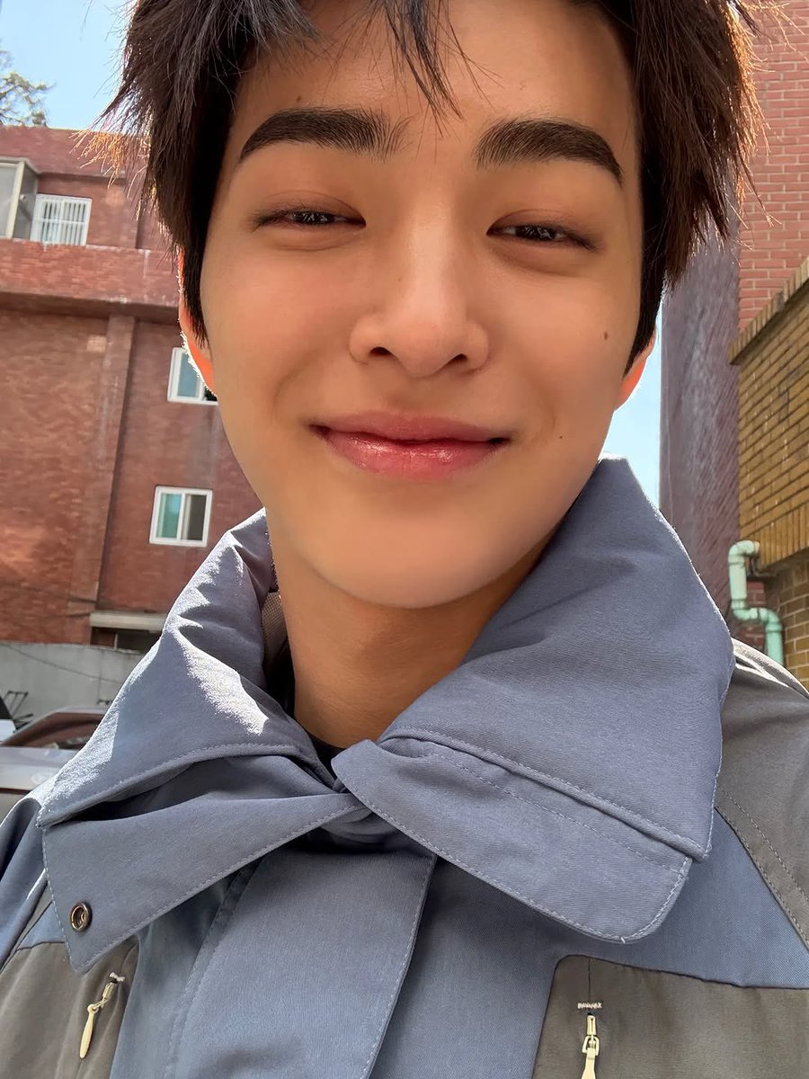 mrkyylee's tweet photo. “Mah, adek berangkat.” kind-of-ngabarin-selfie. https://t.co/QQFEPv7fJU