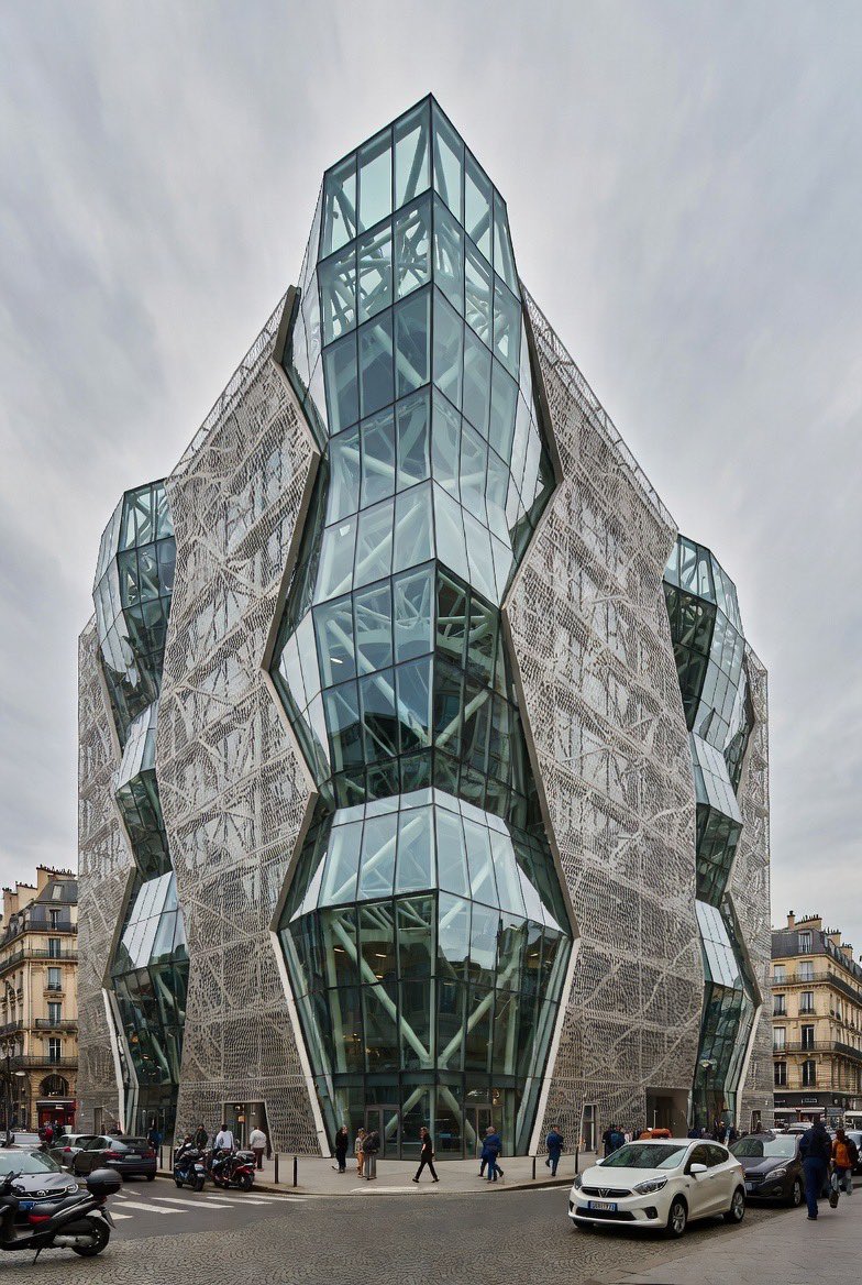 This building looks like it came straight out of the future. Incredible architecture and engineering detail.

#Architecture #grok #Engineering #Urban #Travel #Design #ArchitectureLovers #grokimage