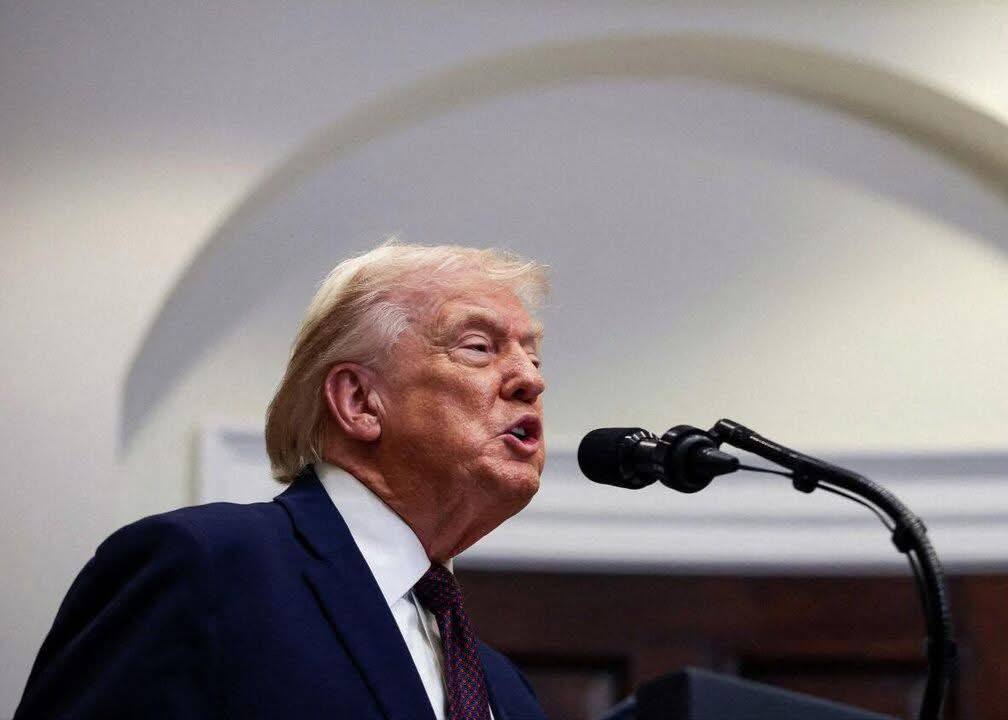 Safouk6's tweet photo. 🔴 الان ترامب يهــ.ـدد #ايران : اذا قامت ايران باعتراض ناقلات النفط عبر مضيق هرمز فستتعرض لضربات اشد بعشرين مرة مما تعرضت له حتى الآن.

#ايران 
#Israël https://t.co/rr5lrXTr3M