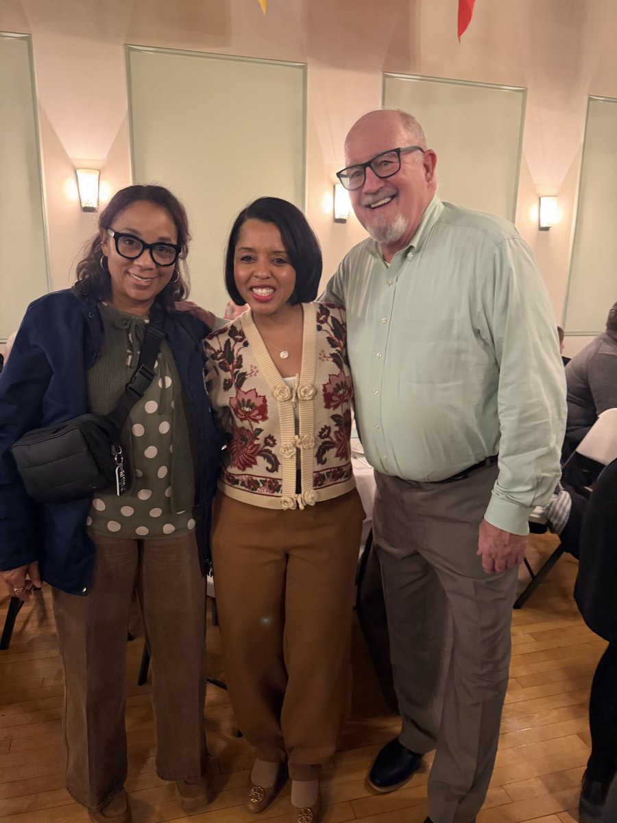 NYSPEF's tweet photo. PEF leaders, led by Secretary Treasurer Joe Donahue and VPs Darlene Williams and Bruce Giddings, attended the American-Irish Legislators Society St. Patrick’s dinner tonight in Albany. https://t.co/iyJNVOagLv