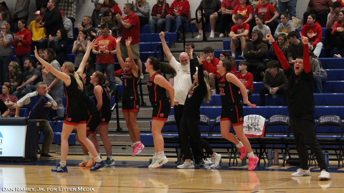OHSportsMed's tweet image. Celebrating #NATM got us like 🤩 ft one of our iconic veteran athletic trainers, Rob Snow, and the Circleville High School Girls Basketball Team! 🏀🏆

#AthleticTraining #SportsMedicine #NATM2026