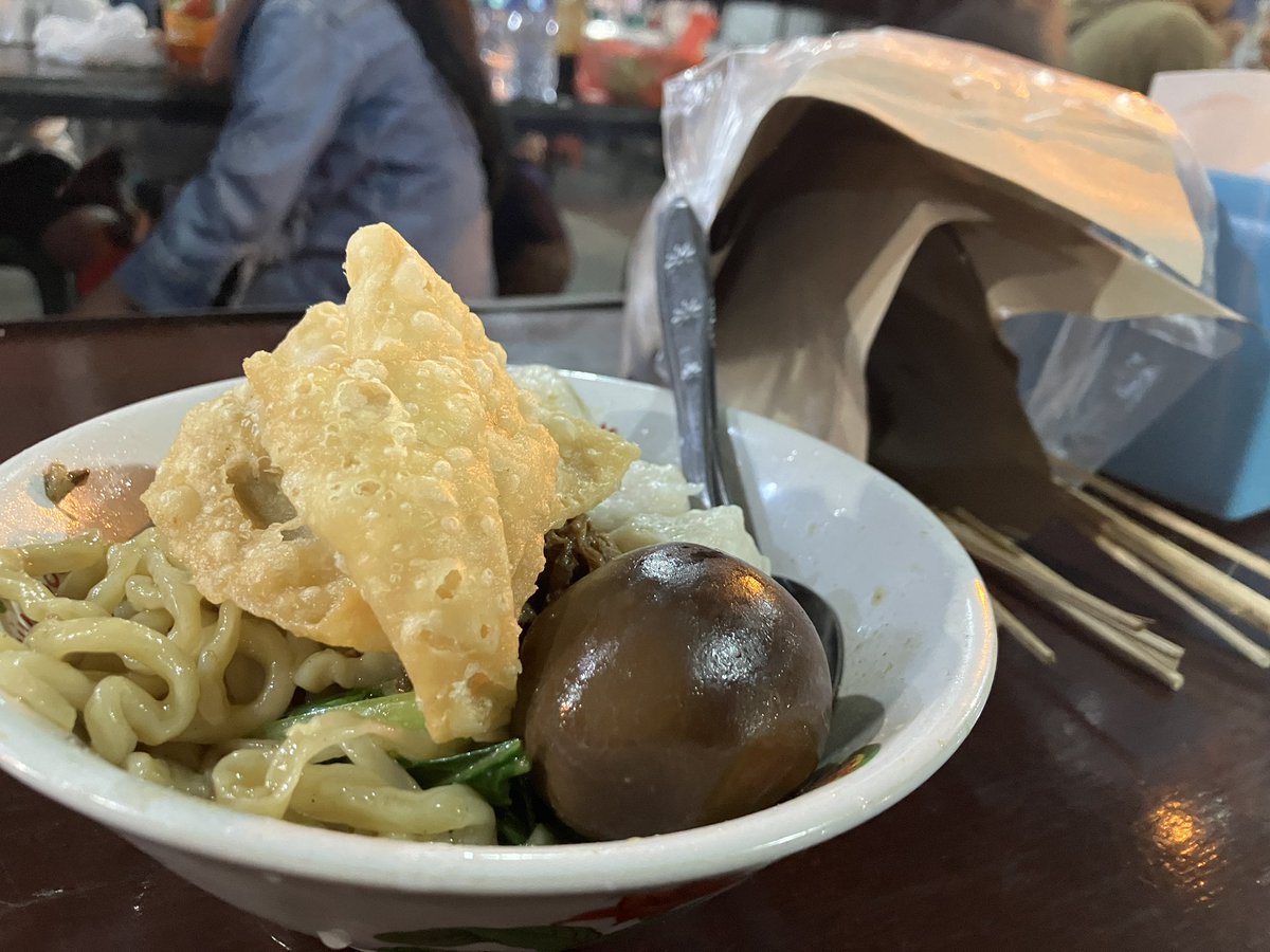torippy_plk's tweet photo. バリからこんにちはーぁ🤣
ちゃんと美味しい海外飯が久しぶりすぎるし、日本食がちゃんと美味しいや。オーストラリアは美味しくもないし高いしで、お金出す気にもならなかったから、美味しくて安いは正義。まじ助かるぅ
このまま4月中旬まで滞在して、次はマレーシアに行くつもり。ヒゲおじ🥸 https://t.co/VYmQv60wXI