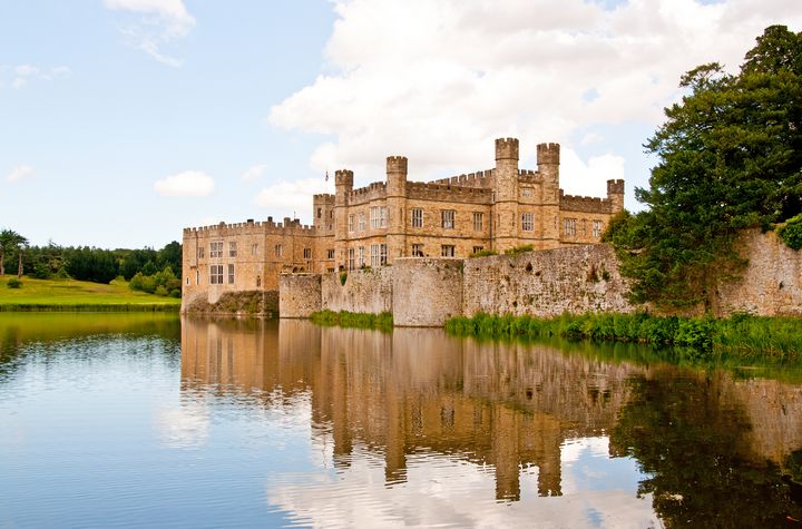 ChrisThaxter's tweet photo. Art of the Day! "Leeds Castle Reflections". Buy at: https://t.co/bW1xwcIxfM https://t.co/eZm3iuELnR