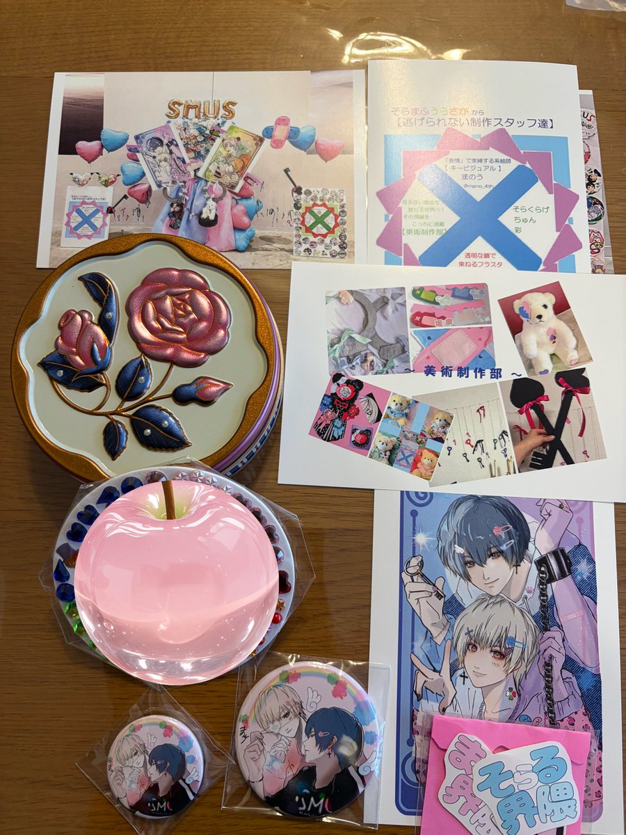 ほし🌟ちゃん主催のフラスタに参加させていただいたコースターが、薔薇の缶に入った繊細なお菓子🌹、まのうさんの素敵なポストカード、ちゅんさんの可愛いシールとともに帰って来ました♪
今回もありがとうございました😊
#ホシティエール
#まのあーじゅ
#おかえりコースター