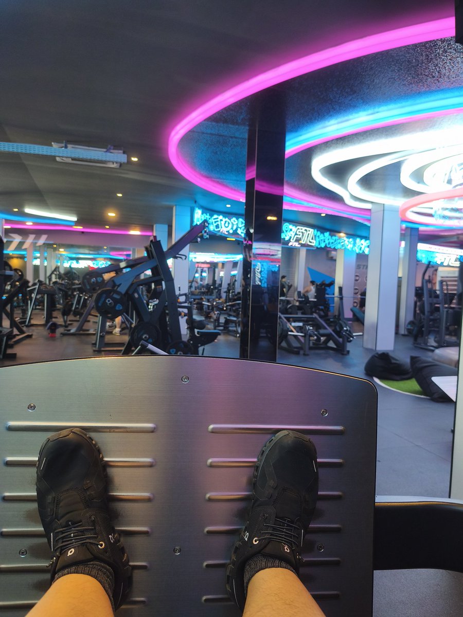 Valeria Wahlberg🍷|| MODEL REVEAL ON PIN 📌 tweet media