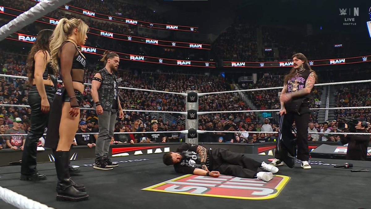 Cory_Hays407's tweet photo. Thoughts on Finn Bálor being kicked out of Judgment Day? #WWERAW https://t.co/mtYEUJZeiR