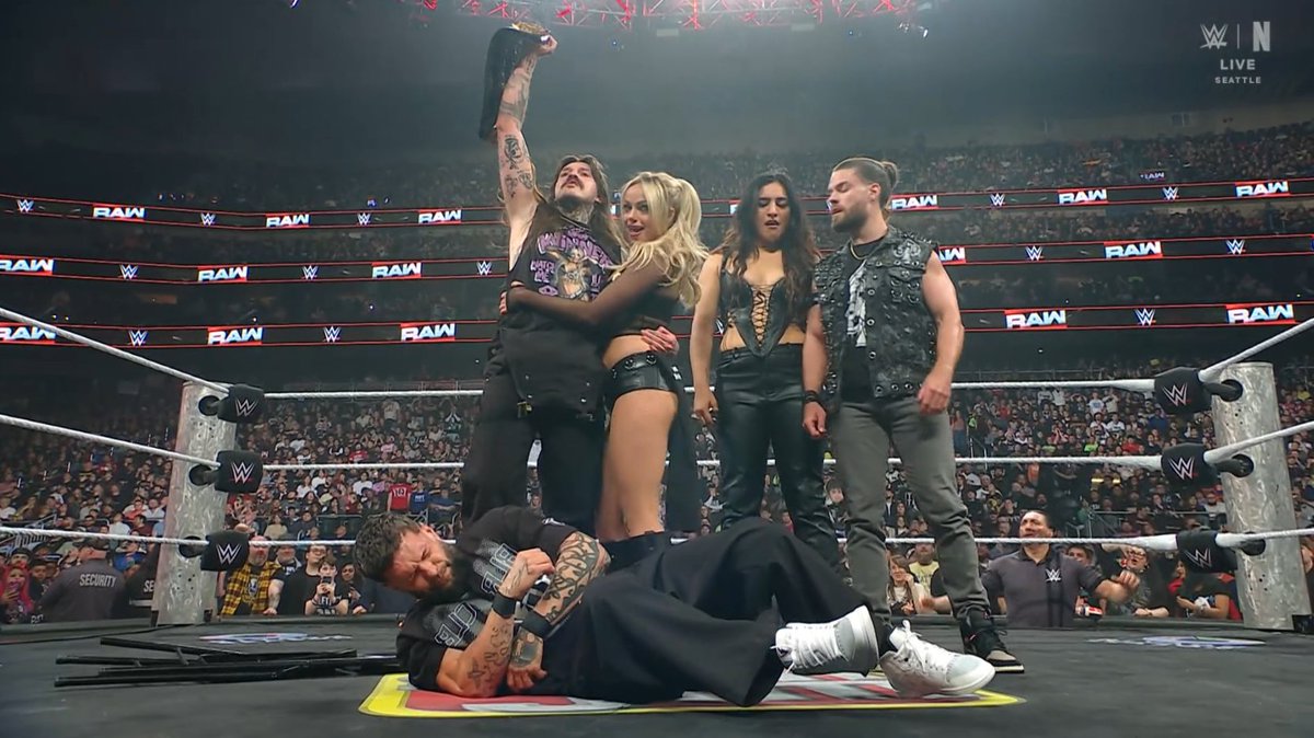 Sean Ross Sapp of Fightful.com tweet media