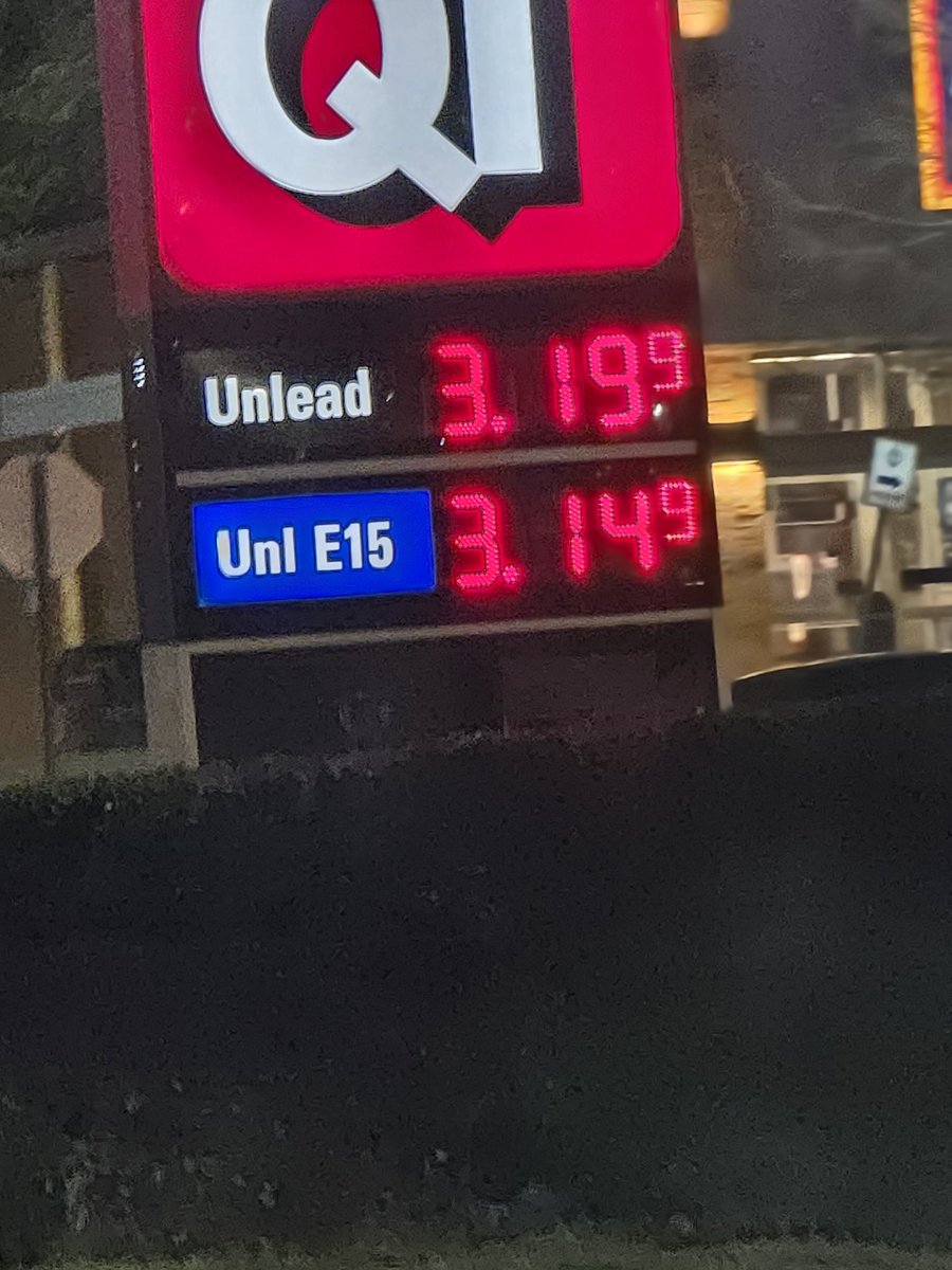 TimeisNow202020's tweet photo. @BobbyBeltTX isn't lying! It really is $3.19 at most places. https://t.co/Gv6rCAhSeh