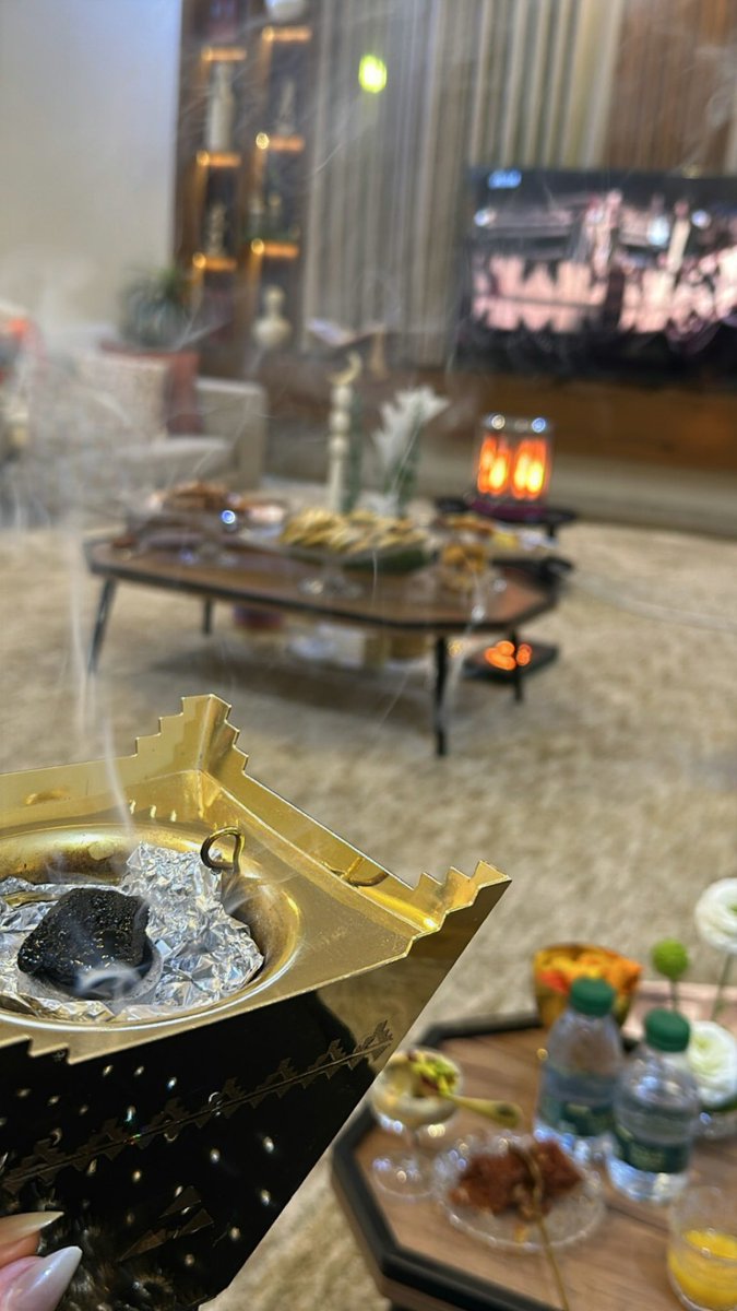 سـمّية الــنّــور🪞 tweet media