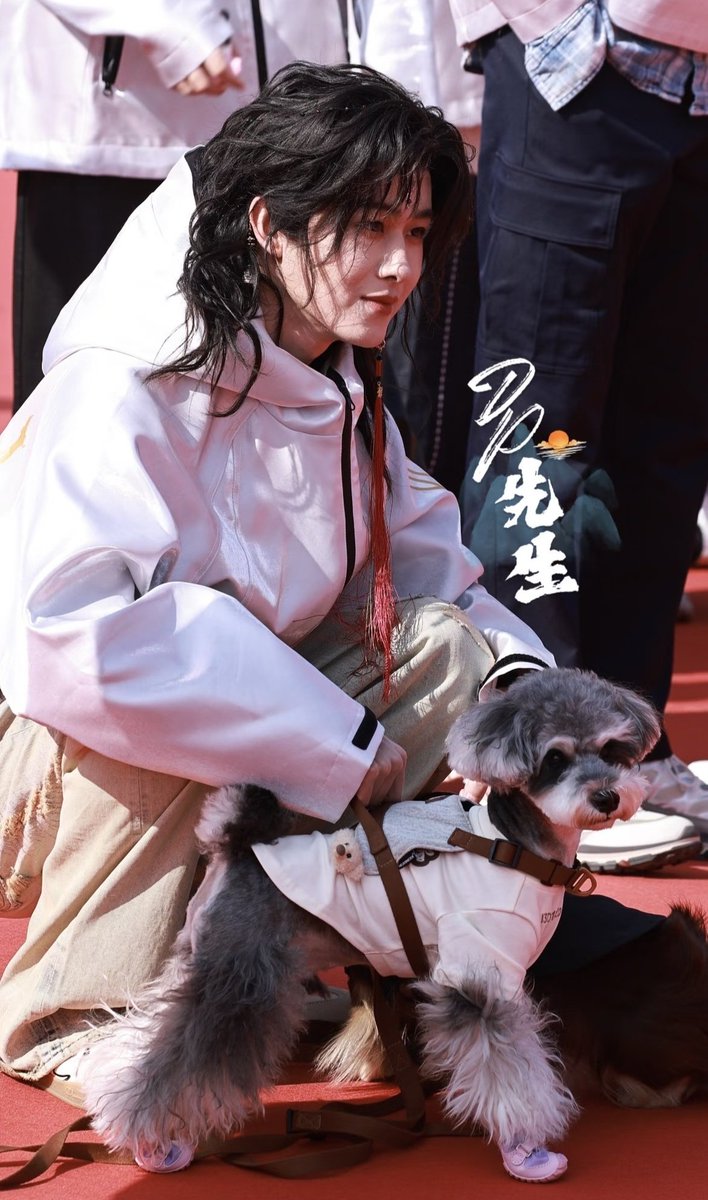 ถ้าทั่นเก้าผิวปากเรียก ดิฉันก็หอนได้เรยค่ะ อะวุ้วววววว 😔

#魂判九川 #เถียนเจียรุ่ย #TianJiarui #田嘉瑞