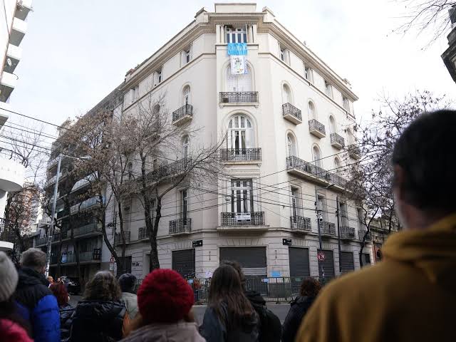 "Chappell Roan" porque se hospedará en San José 1111 durante su visita a la Argentina.