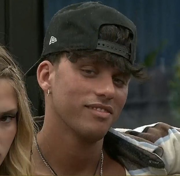 lo horrible que es esta cosa
 #GranHermano