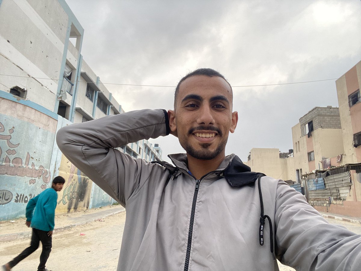 DiearAlmasri's tweet photo. I write this with tears in my eyes، I can't take it anymore. I'm completely exhausted. I suffer in silence.😭

All that matters to me is keeping my family safe, Please help me buy Medicine and food .

If you’re scrolling, PLEASE leave a dot If can.🙏🔊🍉👋🏳️💔🕚🥹
#Palestine #Gaza #GazaNeedsHelp #IranIsraelWar #help #donate 
https://t.co/rDeaC3W0H9