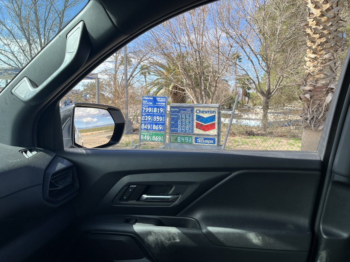 khj959's tweet photo. @JohnErikFraker @TIMBO_SL1CE I took this picture a few weeks ago because I thought it was bad. How long before this is nbd? https://t.co/uaSNNHLP0f