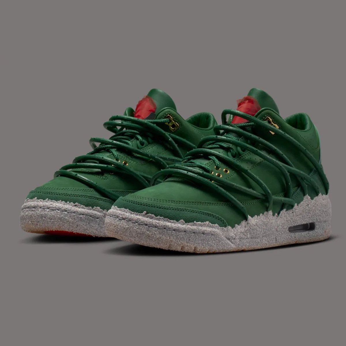 SneakerAlert tweet media