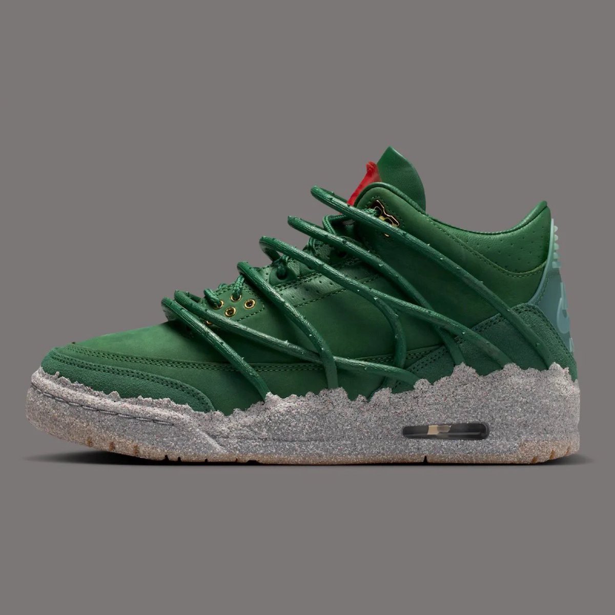 SneakerAlert tweet media