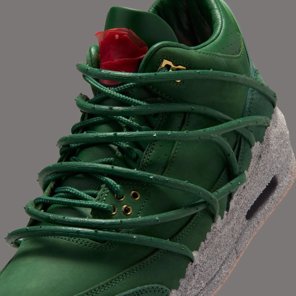 SneakerAlert tweet media