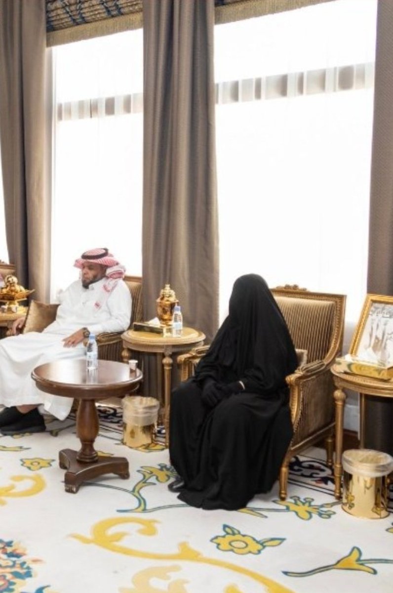 "رفضت عشرات الملايين" وأعطت الدنيا ظهرها وعفت عن قاتل ابنها دون أي مقابل، لوجه الله تعالى.
المرأة العابدة الزاهدة العفيفة التي نحسبها عند الله أنها من النساء الصالحات
"نوره الشهراني"
يا رب.. 🤲 تكتب أجرها، وتغفر لولدها، وتمدها بالصحة والعافية، وتزيدها من نعيم الدنيا والاخرة.