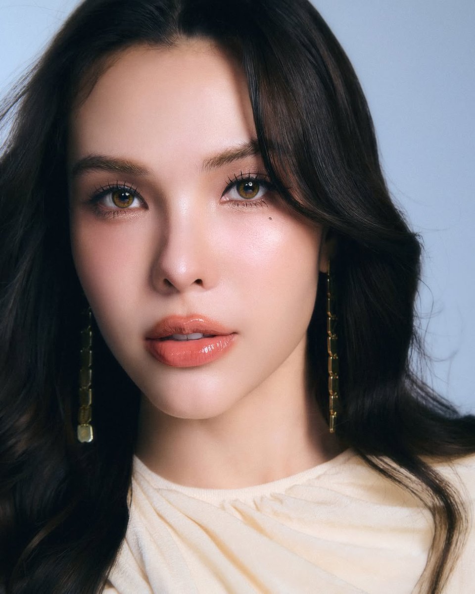TramTran0710's tweet photo. Sonya is a girl of mixed heritage: half Thai and half Danish.

#SonyaSaranphat 
#ลูกหมีซอนญ่า #LMSY https://t.co/IhLlNo3JTb
