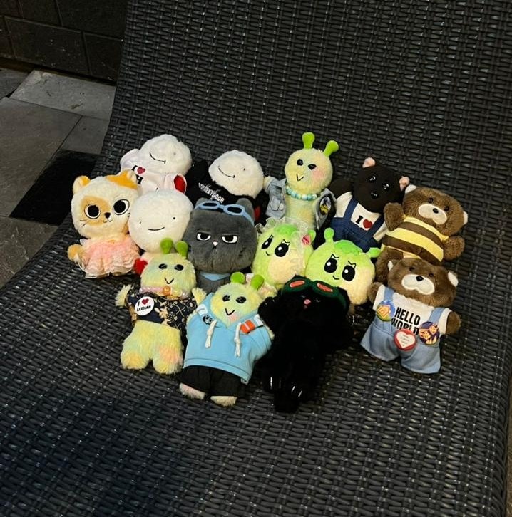 foxeanstype's tweet photo. 원도어 ~~~ 5월달에 보이넥스트도어 3주년 데뷔카페 가고 싶은 친구를 구합니다!!! 레이브피자도 가자고 제가 사줄게염 >__< #원도어_트친소 https://t.co/AQP7le6Neh
