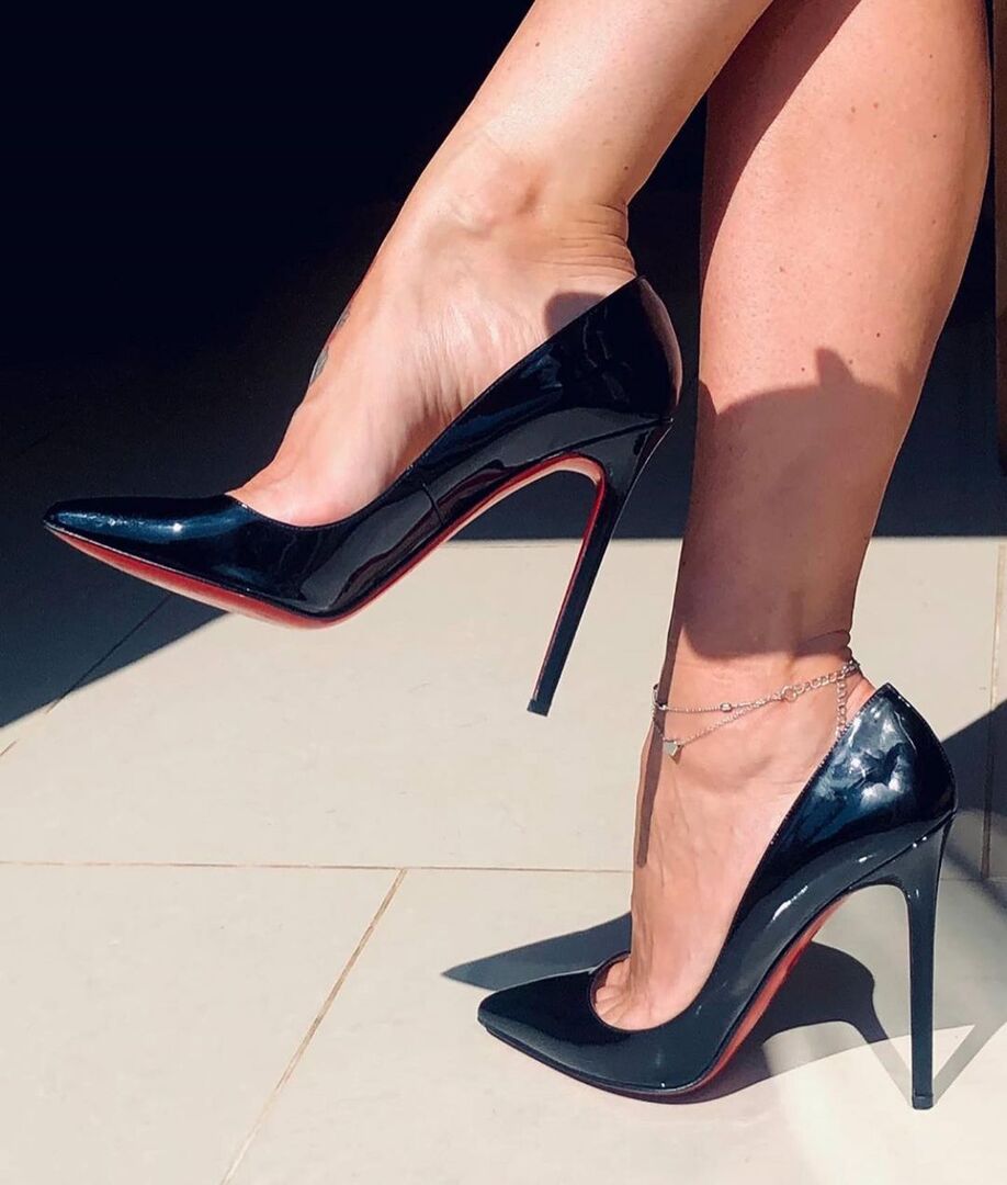 DaisyBrookside's tweet photo. Like and RT if you love these shoes #HighHeels #ShoeAddict #HeelsOfTheDay https://t.co/PqdFrMK2UN