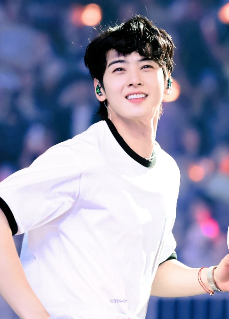 I wish you didn’t have to grow thicker skin because of situations like this. But even if you do, I hope you never lose your softness and sincerity.
#CHAEUNWOO