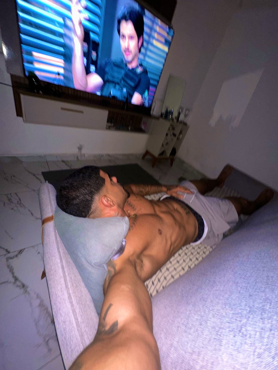 INSTA: iamthh tweet media