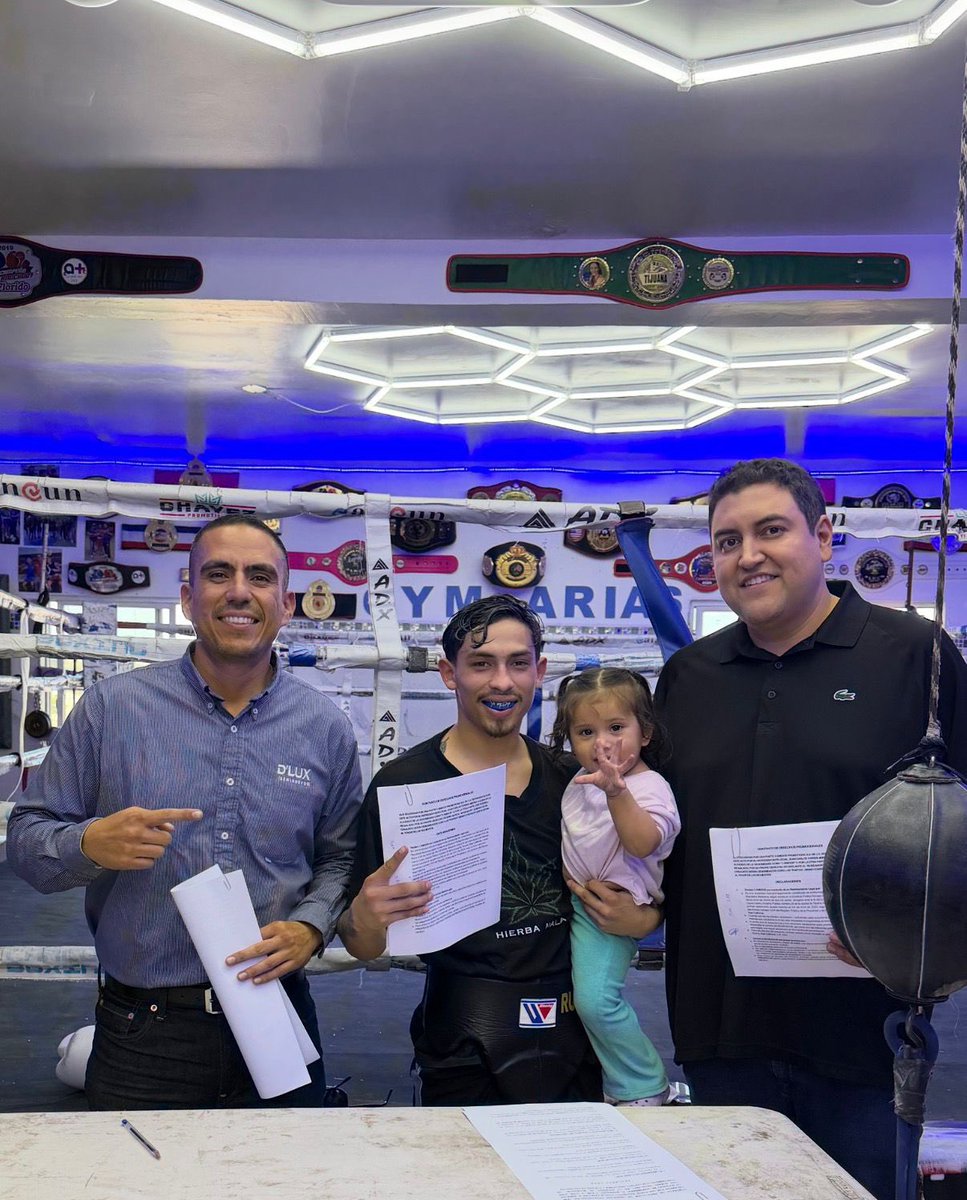 bxstrs's tweet photo. José Russell & @bxstrs 🤝🫡
Renovación de Contrato con nuestro peleador José ‘Diamante’ Russell, fortaleciendo el equipo sólido y leal conformado por el #TeamRussell y @bxstrs, trabajando comprometidos con su carrera profesional.
#OrgulloBxstrs https://t.co/13EKurNxNa