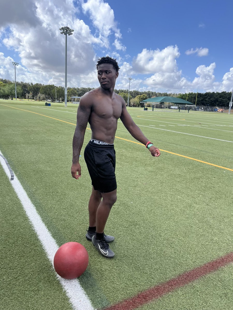 Walter “Deuce” Olden II ⭐️⭐️⭐️ tweet media