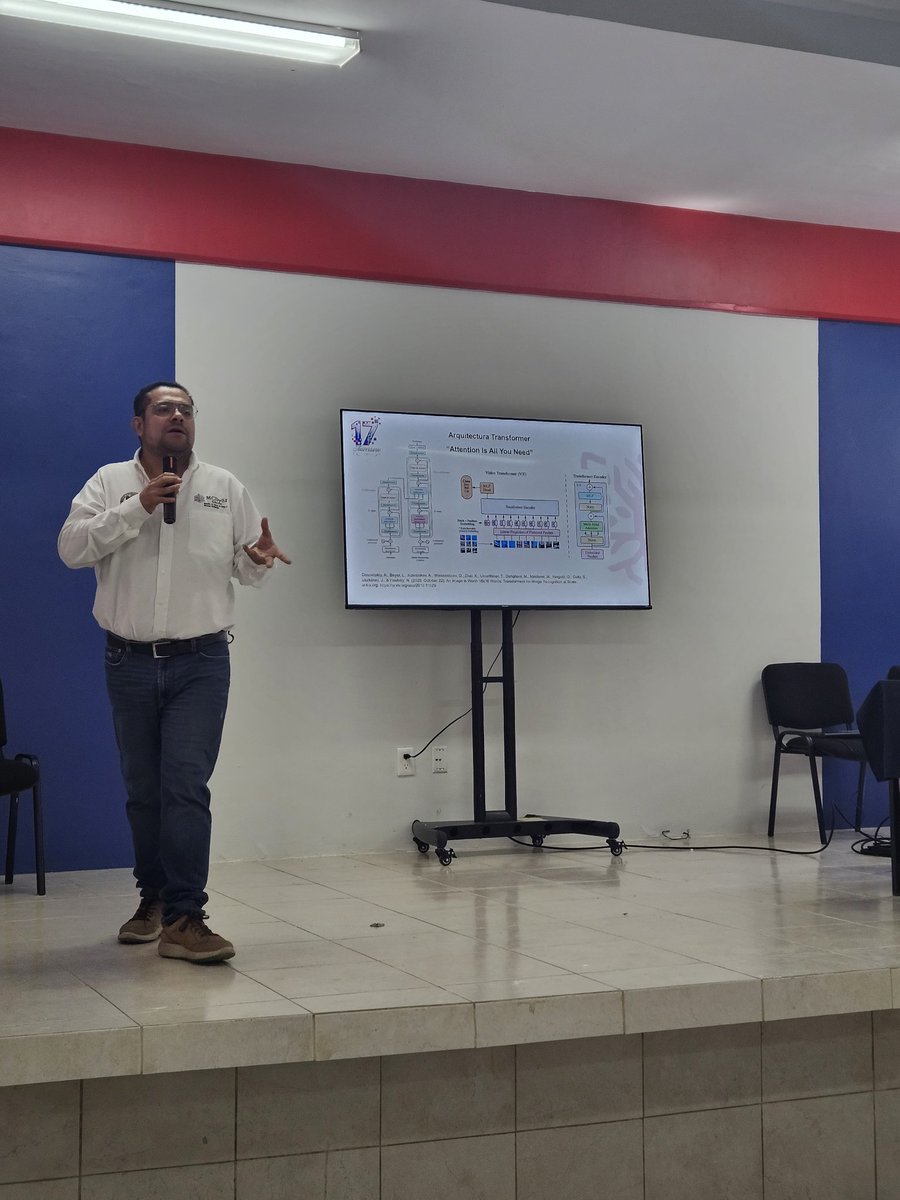 cytiuagro's tweet photo. En el marco del 17.º aniversario de la Facultad de Ciencias y Tecnologías de la Información, el maestrante Jesús Alberto Palma García presentó la ponencia sobre CNN’s y Vision Transformers para la predicción automatizada de lesiones cervicales. Agradecemos su valiosa contribución https://t.co/91SeT86Uu6