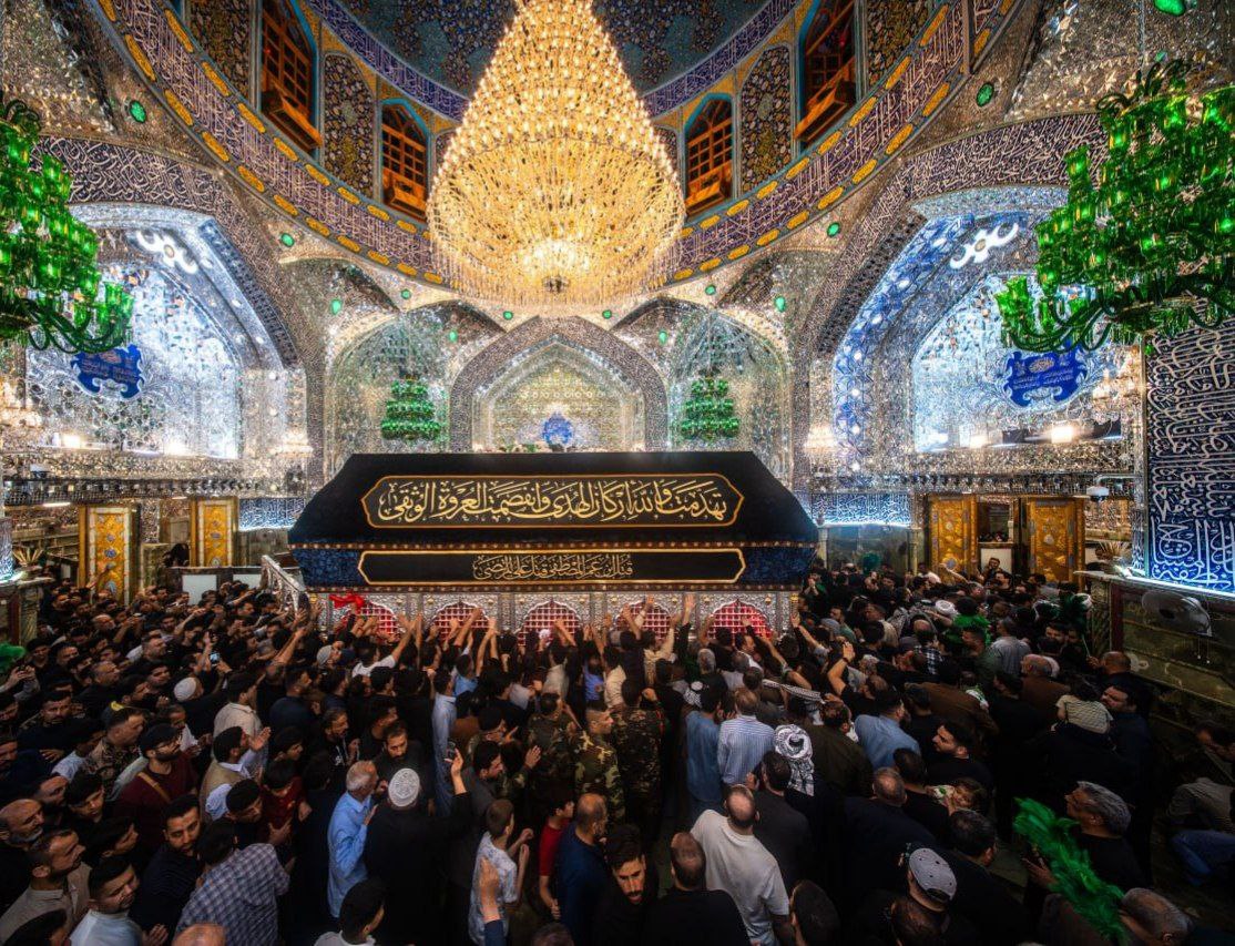 AAAHMEDYYY's tweet photo. إِذَا أَقْبَلَتِ الدُّنْيَا عَلَى أحَد أَعَارَتْهُ مَحَاسِنَ غَيْرِهِ، وَإِذَا أَدْبَرَتْ عَنْهُ سَلَبَتْهُ مَحَاسِنَ نَفْسِهِ

#أمير_المؤمنين #الأمام_علي (عليه السلام) https://t.co/NF8IdkDh2P