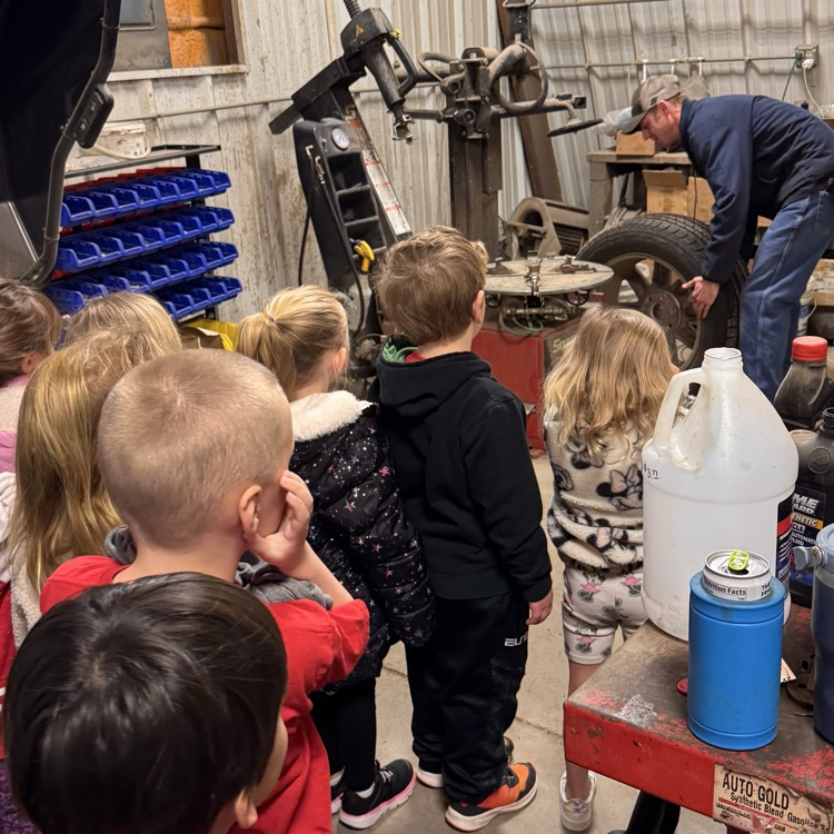 Lyons Decatur tweet media