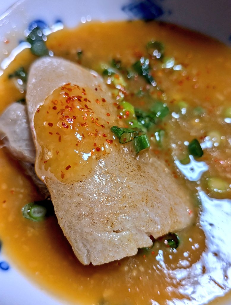 ゴキゲンな朝食ごちそうさまでした(っ˘ヮ˘c)
豚足煮込んだスープがとにかく美味かった!!
大満足だけど朝から豚足はちょっと重いですな…😇 