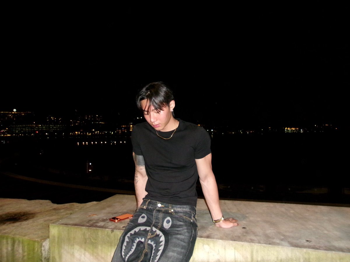 Rayston Heem tweet media