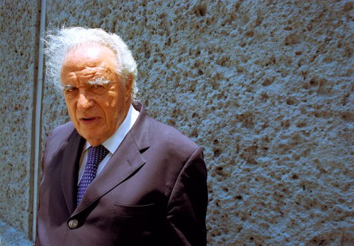 Un mito llamado Julio Scherer García

La libertad de prensa en México no puede comprenderse sin Julio Scherer García. Con esa convicción, hace 25 años en la revista Etcétera, publiqué un ensayo que deslinda su condición humana del mito que sus seguidores crearon, la mayoría de