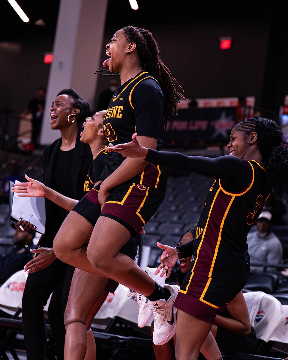 BCUWBB's tweet photo. Get you a teammate like KP!

#𝙃𝙖𝙞𝙡𝙒𝙞𝙡𝙙𝙘𝙖𝙩𝙨 | #𝙋𝙧𝙚𝙮𝙏𝙤𝙜𝙚𝙩𝙝𝙚𝙧 https://t.co/XufYUp5okf