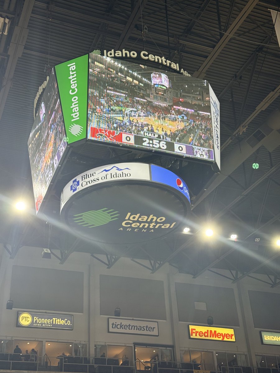 Catherine Walker tweet media