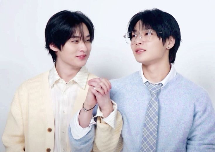 milyyyypp's tweet image. "Antes de que llegues"
#os #jeongho 
Mientras esperan a su bebé, Minho y Jeongin recuerdan cómo empezó su historia. Entre momentos simples y mucho amor, descubren que su hogar siempre fue el otro.