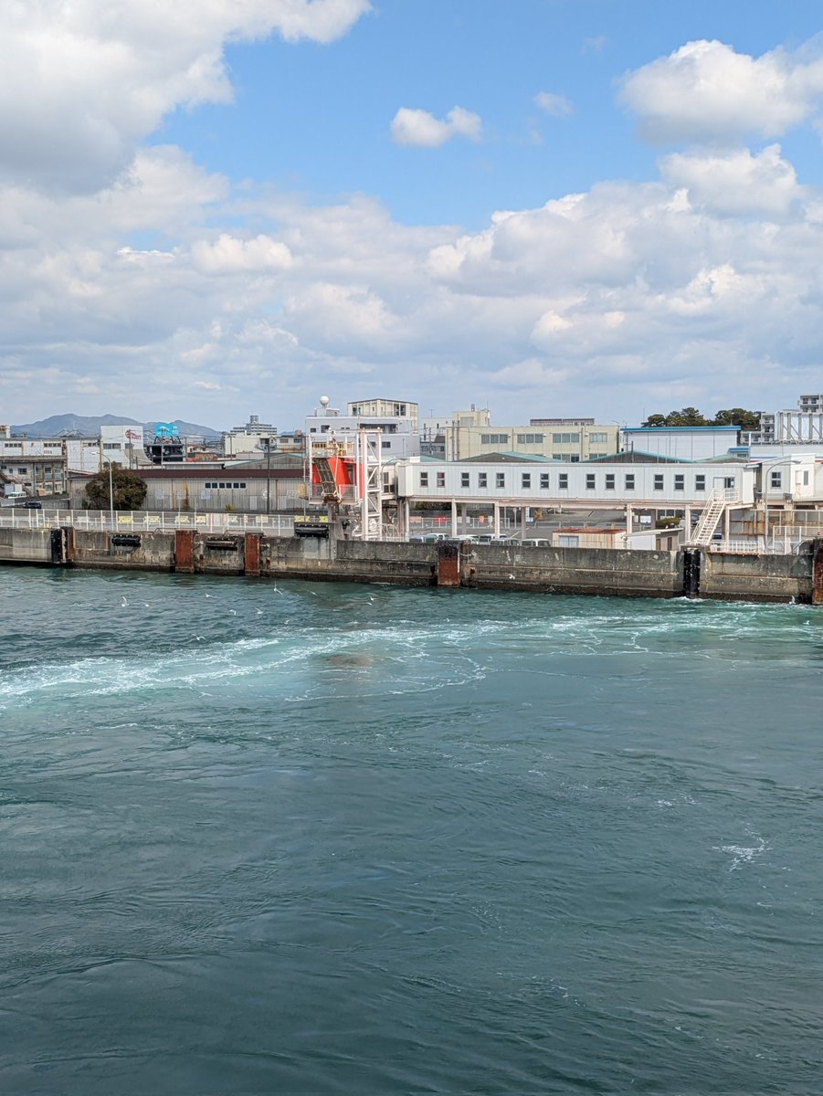 サヨナラ徳島!!😆
いよいよ和歌山
父も1週間の旅は疲れたとの事で
家路を急ぎます。😅 