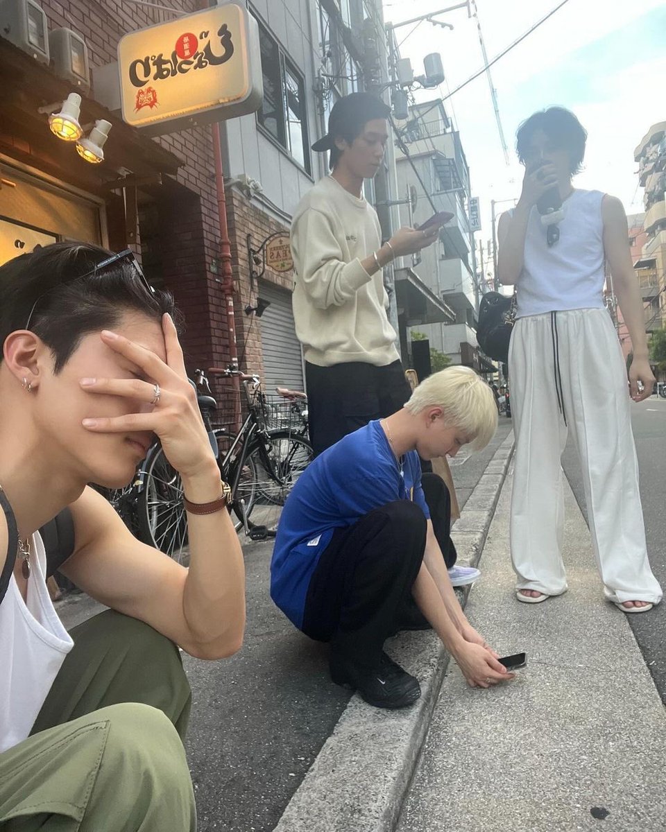 juyolovers's tweet photo. I miss my gang https://t.co/wdaLTsrLYL
